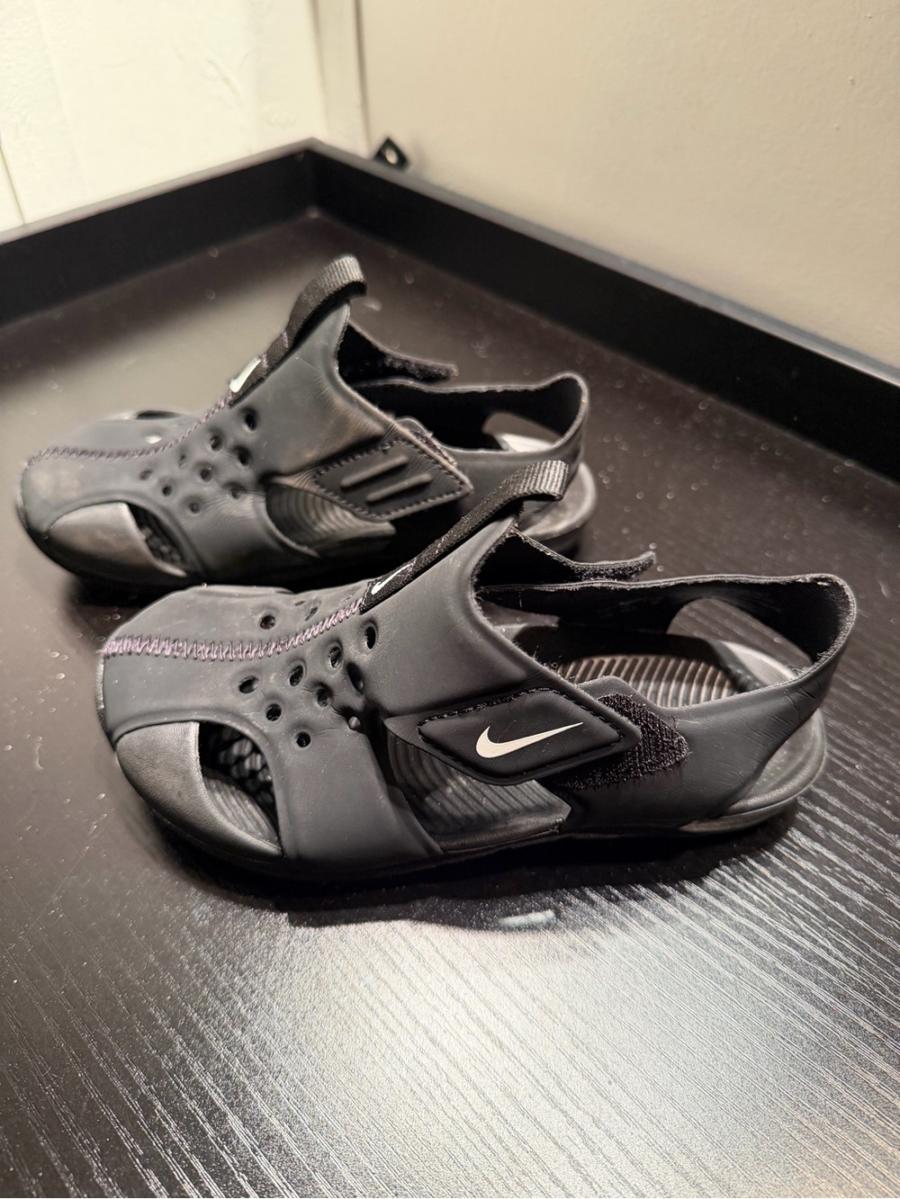 Nike Kids Black Open-Toe Sport Sandals with Hook-and-Loop Strap